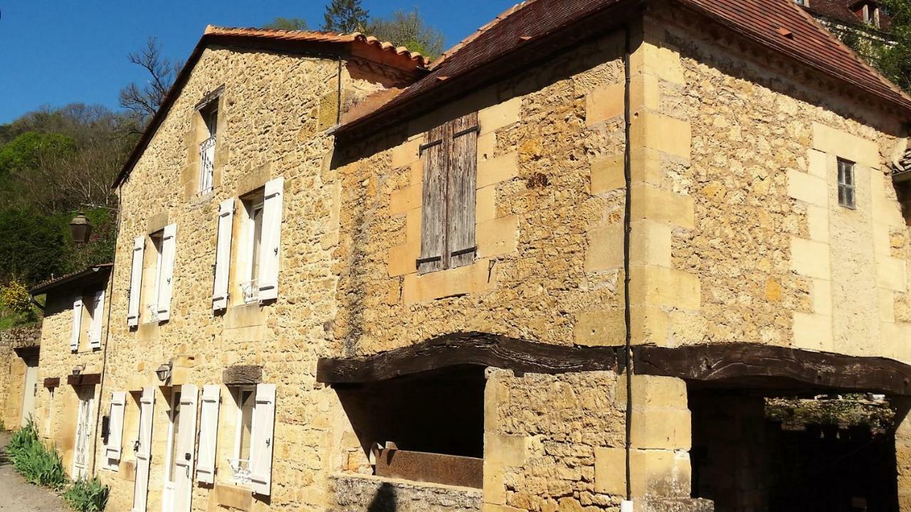Holiday home Du Sabotier - Troglodytique - A 100 M Baignade En Riviere - Location De Canoe - Circuits Cyclo - Aire De Pique-nique - 3 Restaurants